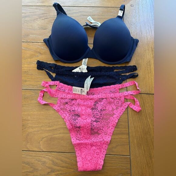 Victoria’s Secret Lot of Sexy Navy 38C Push Up Bra and Size XL Panty Bu - Picture 2 of 7